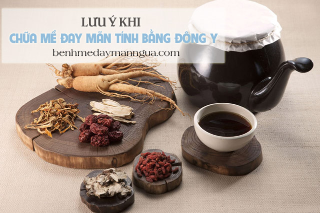 Những điều cần lưu ý khi sử dụng bài thuốc Đông y chữa bệnh mề đay mãn tính