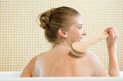 Cách khắc phục nổi mẩn đỏ ngứa ở lưng nhanh chóng