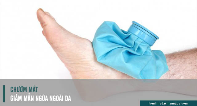 chườm mát ngoài da